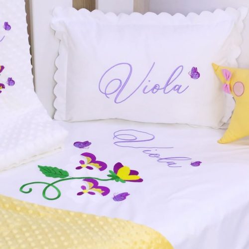 Ensemble Brodé Personnalisé à Fleurs Violettes pour Enfants (Couverture et coussin décoratif)